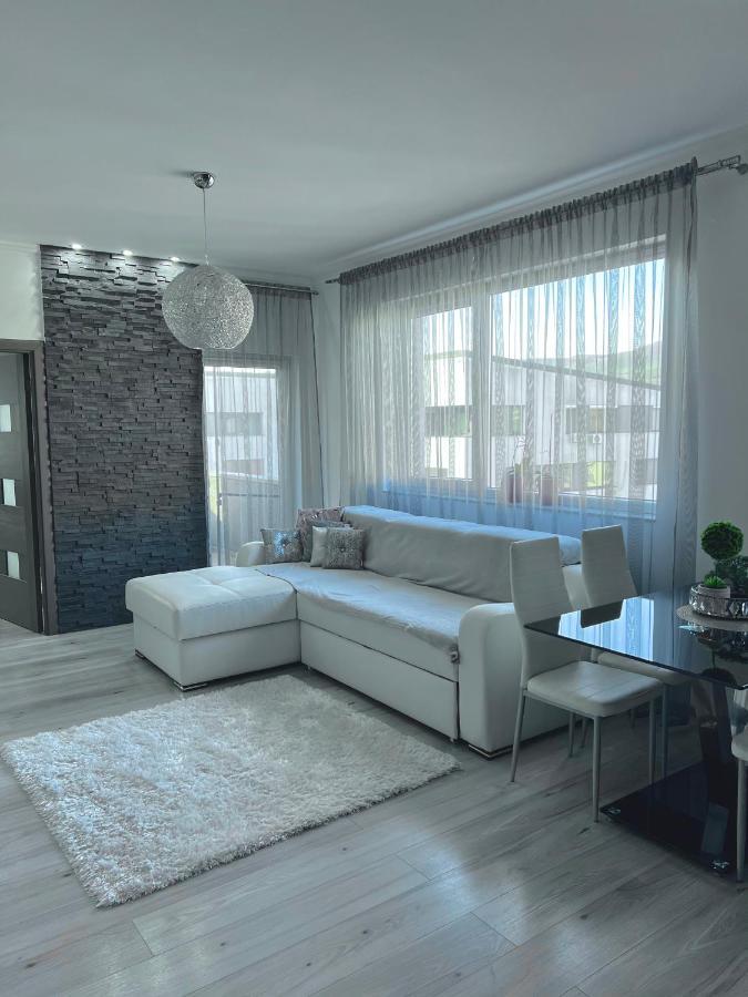 Luxurious Accommodation Floreşti Buitenkant foto